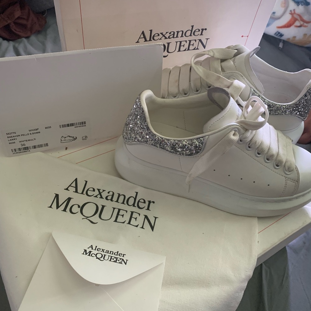 Alexander McQueen Women's Sneakers in White and Glittering Silver